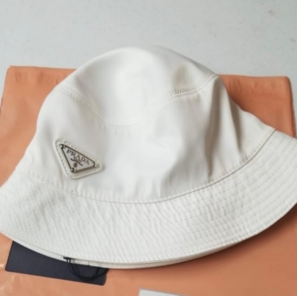 Adult summer hat - Picture 1 of 3